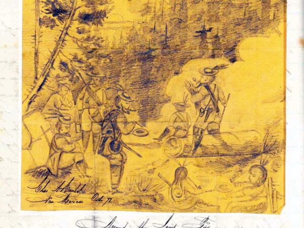 Sepiafarbene Skizze von fünf Soldaten in einem Waldstück. Einige knien, andere stehen und bereiten Essen über einem Feuer zu, aus dem Rauch aufsteigt. Gewehre und Ausrüstung liegen in der Nähe. Unter der Zeichnung sind handschriftliche Notizen und Unterschriften zu sehen.